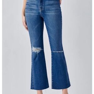HIDDEN “HAPPI” CROP FLARE JEANS